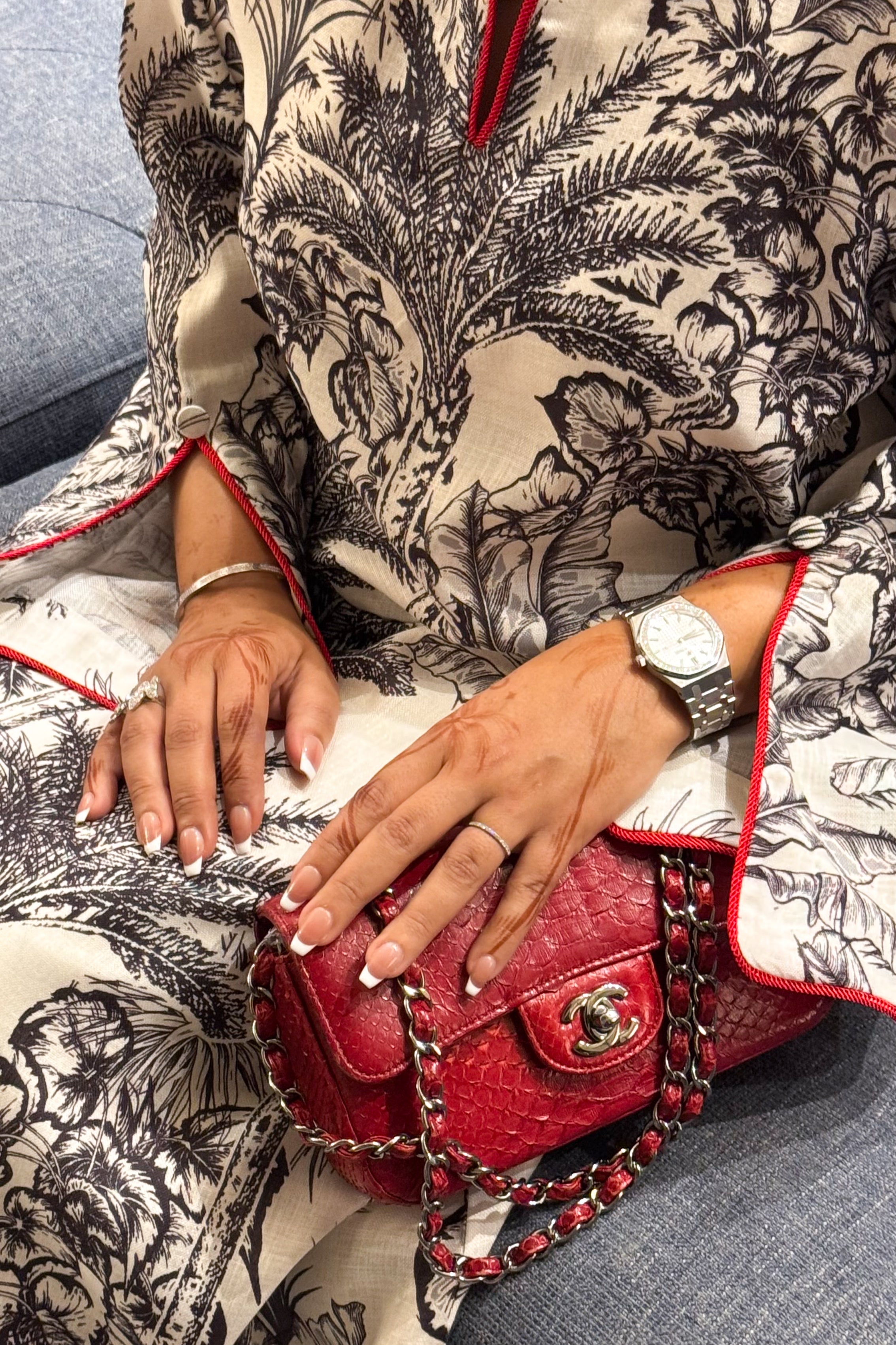 Ready - L31 White Black Jalabiya