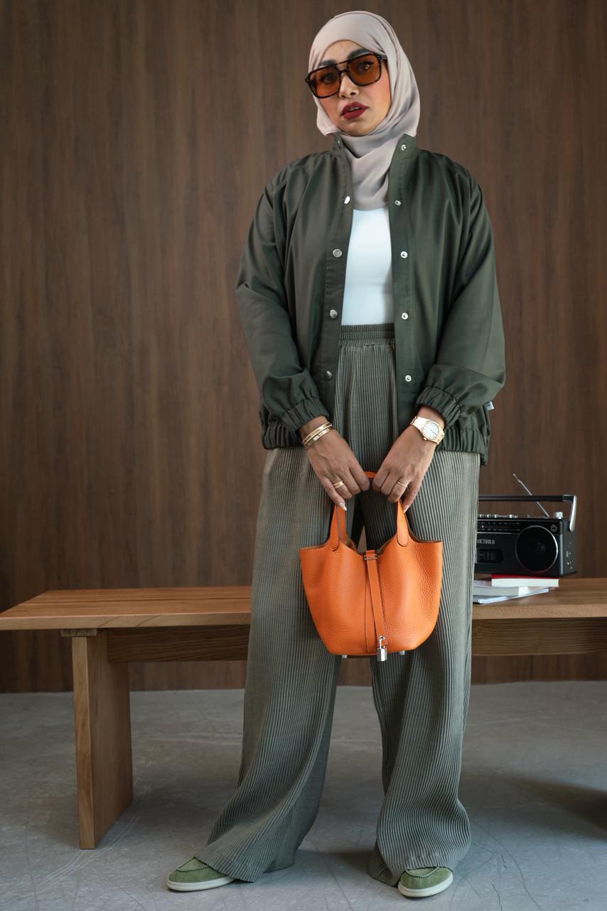 Wide Legs Pleats Pants - Green