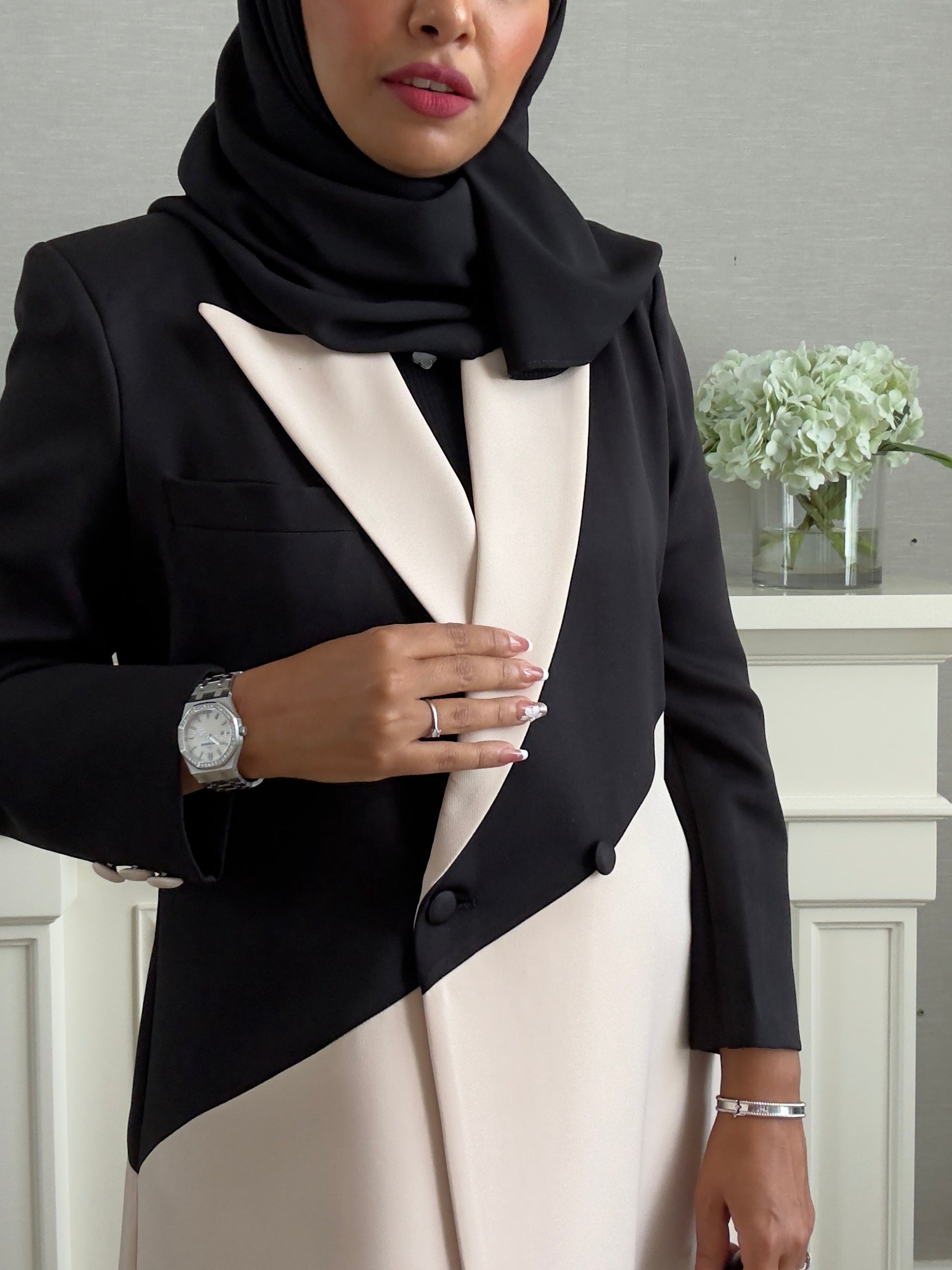 Blazer #2 Abaya - Black/Ivory