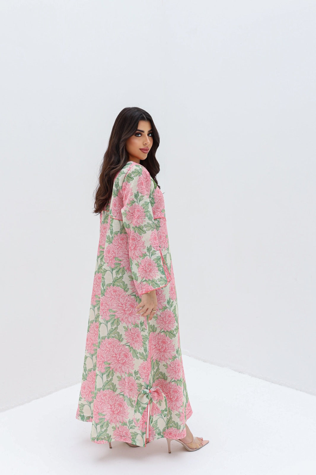 L86 Cream Pink Jalabiya